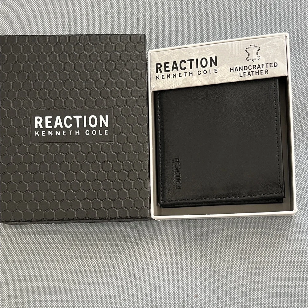 Kenneth Cole Reaction Black Leather Card Holder